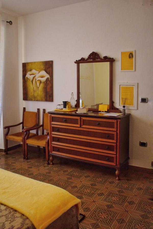 La Collina Dei Ciliegi Bed & Breakfast Sarule Eksteriør bilde